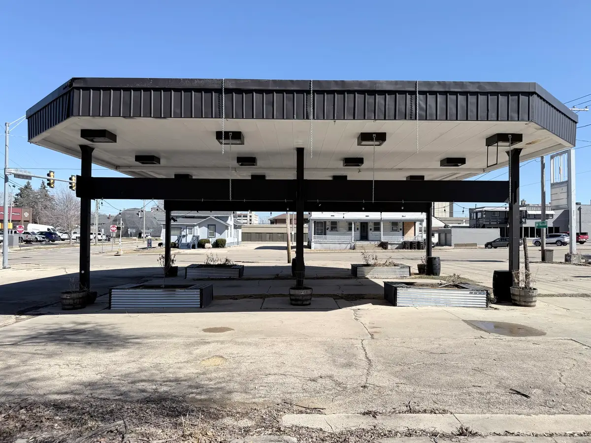 220 N Galena Avenue, Freeport, IL 61032 - #1