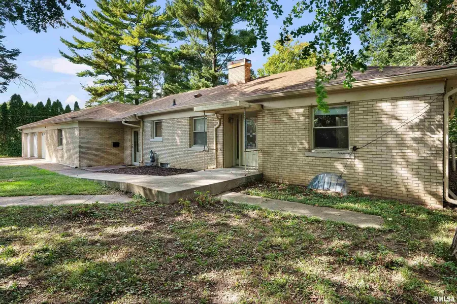 660 18th Avenue, East Moline, IL 61244 - #3