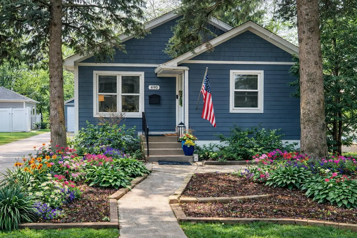 490 Carleton Avenue, Glen Ellyn, IL 60137 - #1