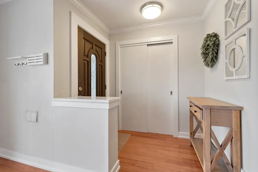 1915 Glenview Avenue, Park Ridge, IL 60068 - #3