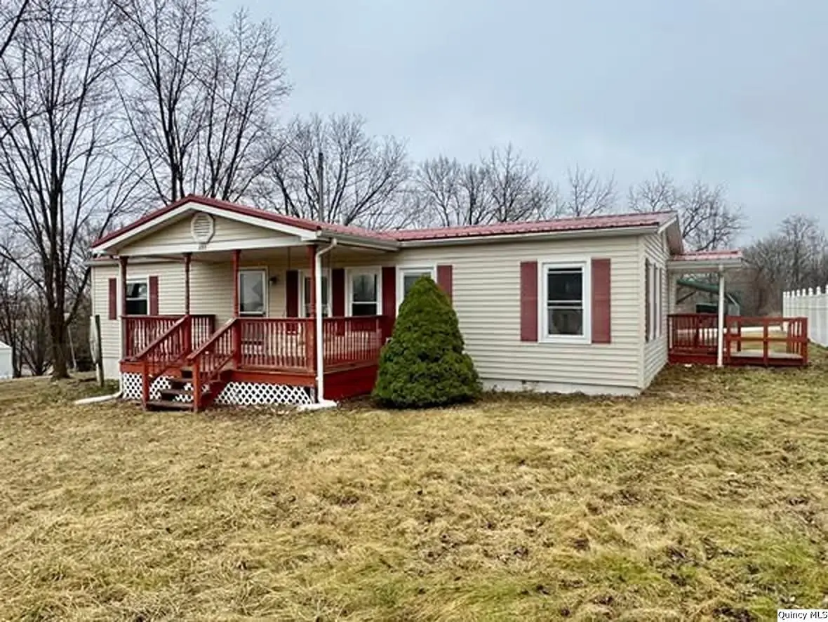 355 Bainbridge Street, Barry, IL 62312 - #1