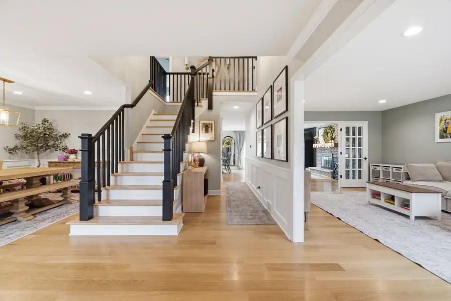 657 W Revere Lane, Palatine, IL 60067 - #2