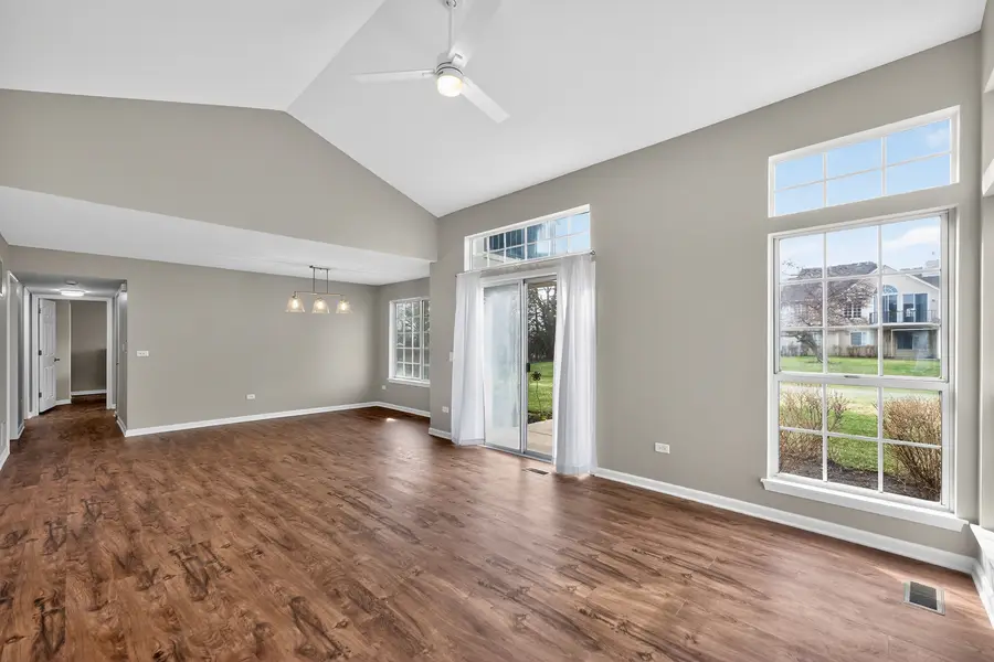 446 Cromwell Circle #4, Bartlett, IL 60103 - #3