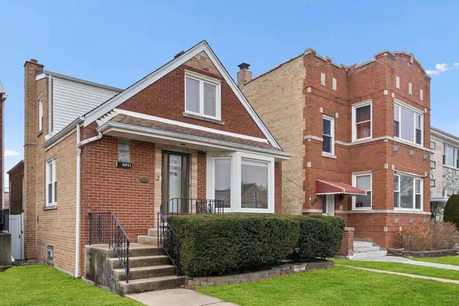 6041 W Gunnison Street, Chicago, IL 60630 - #2