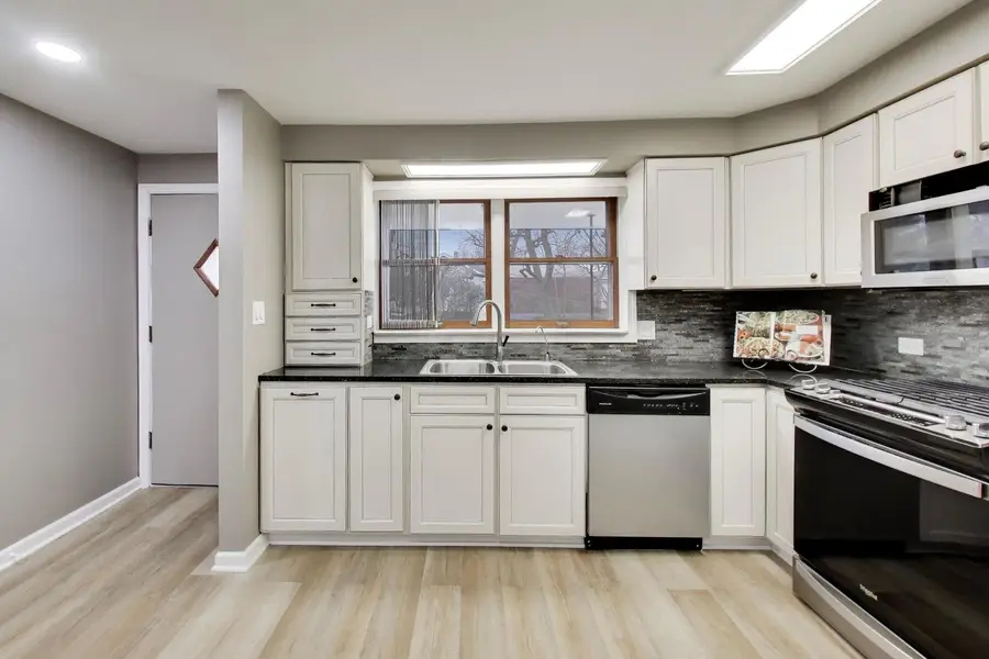 22 N Pistakee Lake Road #3E, Fox Lake, IL 60020 - #3