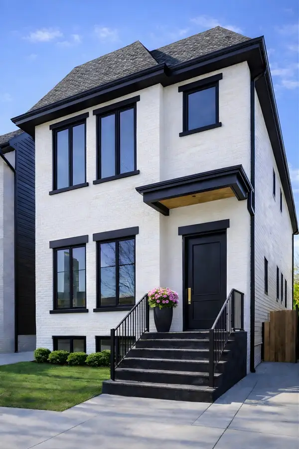 2228 N Southport Avenue, Chicago, IL 60614