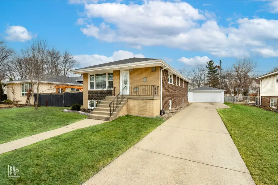 9405 S 69th Court, Oak Lawn, IL 60453 - #2