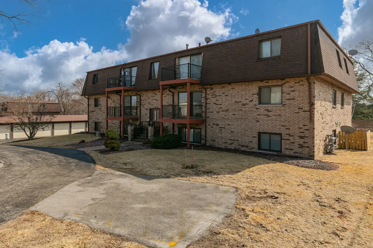 5102 25th Avenue Court #201, Moline, IL 61265 - #1