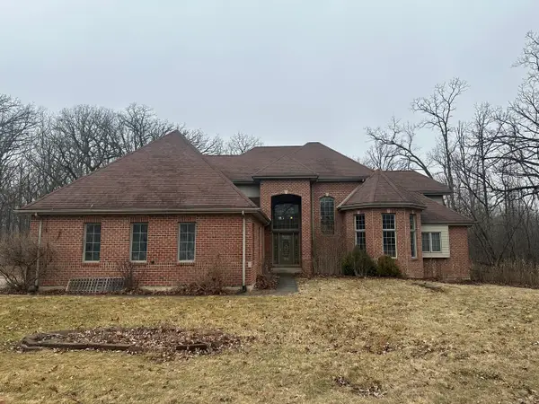 327 Royal Oak Drive, Steger, IL 60475