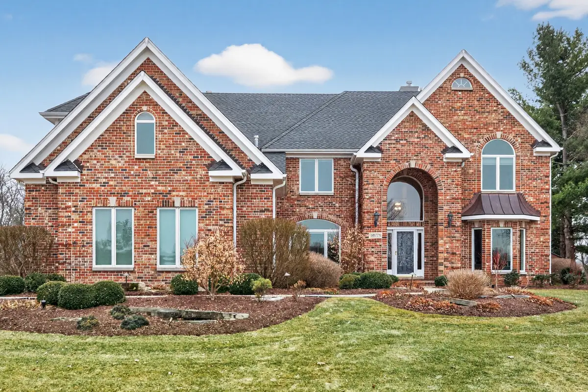 38W509 Golfview Court, Saint Charles, IL 60175 - #1