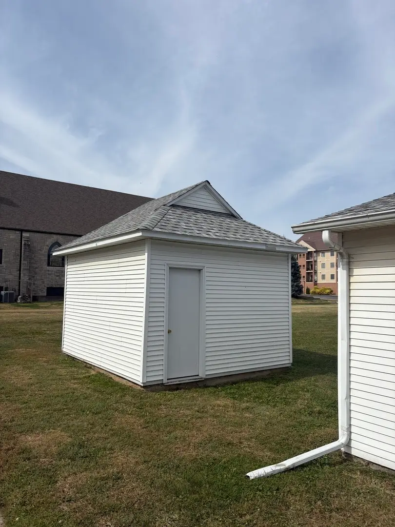 401 10th Street, Dewitt, IA 52742 - #3