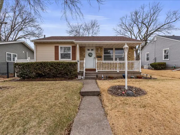 2538 Bellevue Avenue, Bettendorf, IA 52722