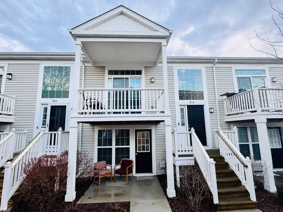 810 Four Seasons Boulevard, Aurora, IL 60504 - #2