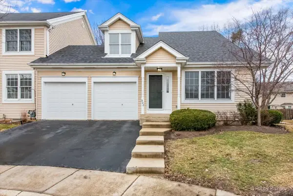 902 Derby Course, St. Charles, IL 60174