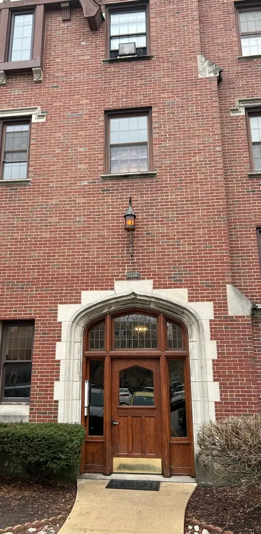 1103 Holly Court #306, Oak Park, IL 60301