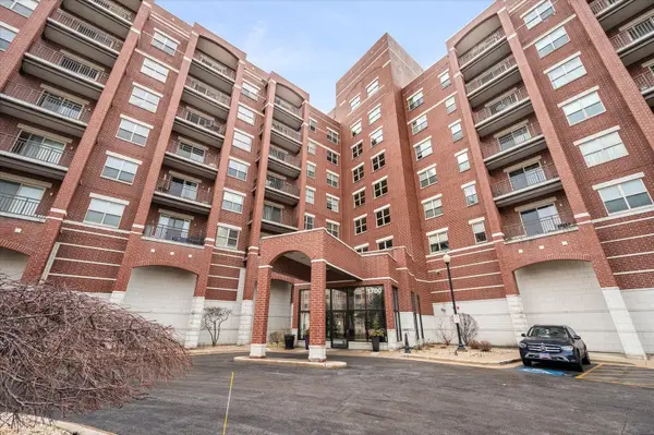 1700 Riverwoods Drive #403, Melrose Park, IL 60160