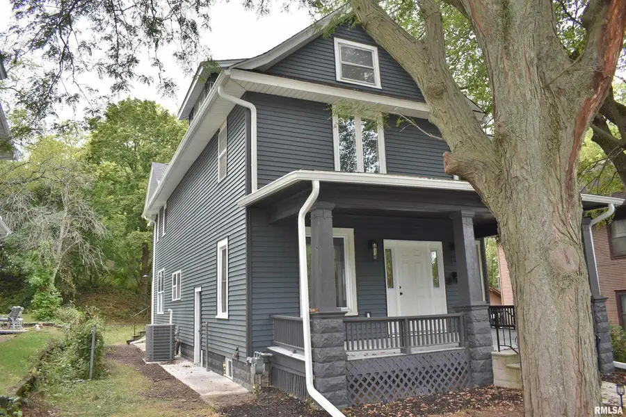 926 43rd Street, Rock Island, IL 61201 - #3