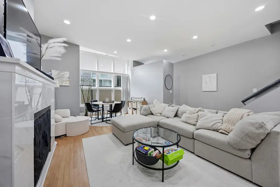 925 N Willard Court #2E, Chicago, IL 60642 - #3