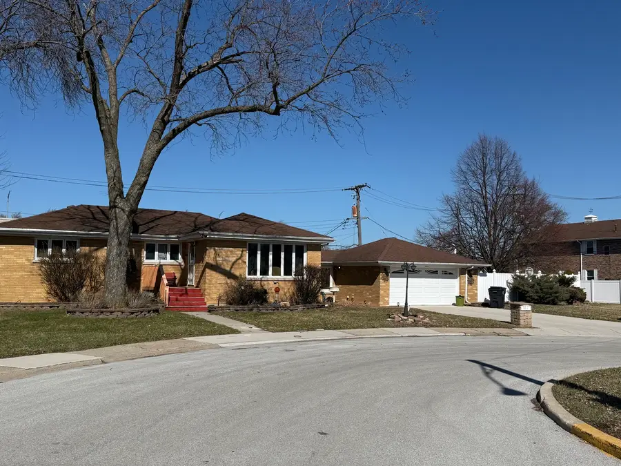 702 E 162nd Place, South Holland, IL 60473 - #3