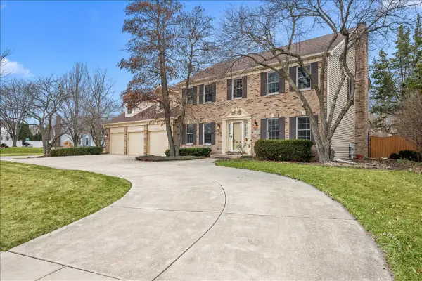 979 Millview Drive, Batavia, IL 60510