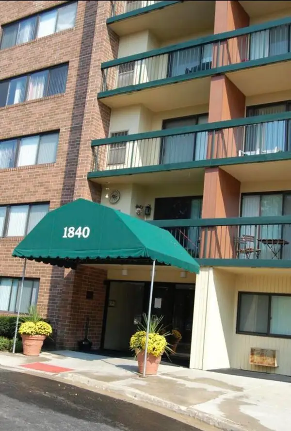 1840 Huntington Boulevard #BW511, Hoffman Estates, IL 60169