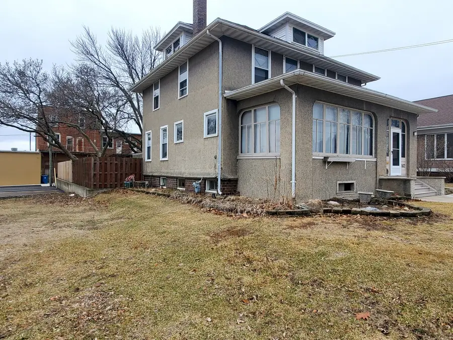 1612 5th Street, Peru, IL 61354 - #2