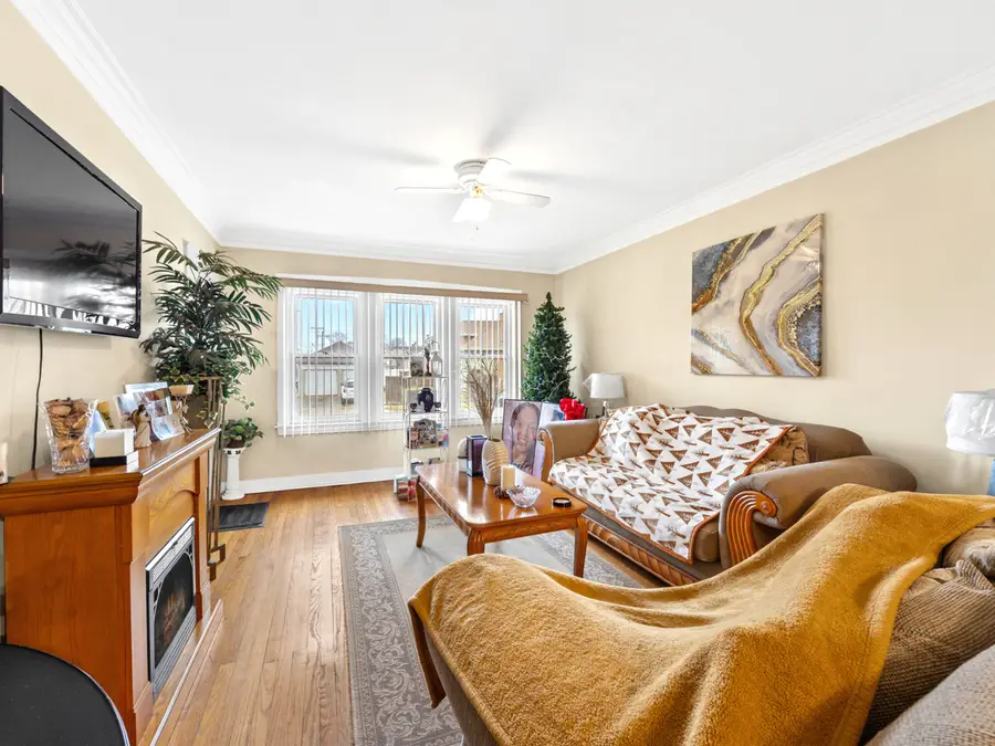 2610 Glos Avenue, Bellwood, IL 60104 - #3