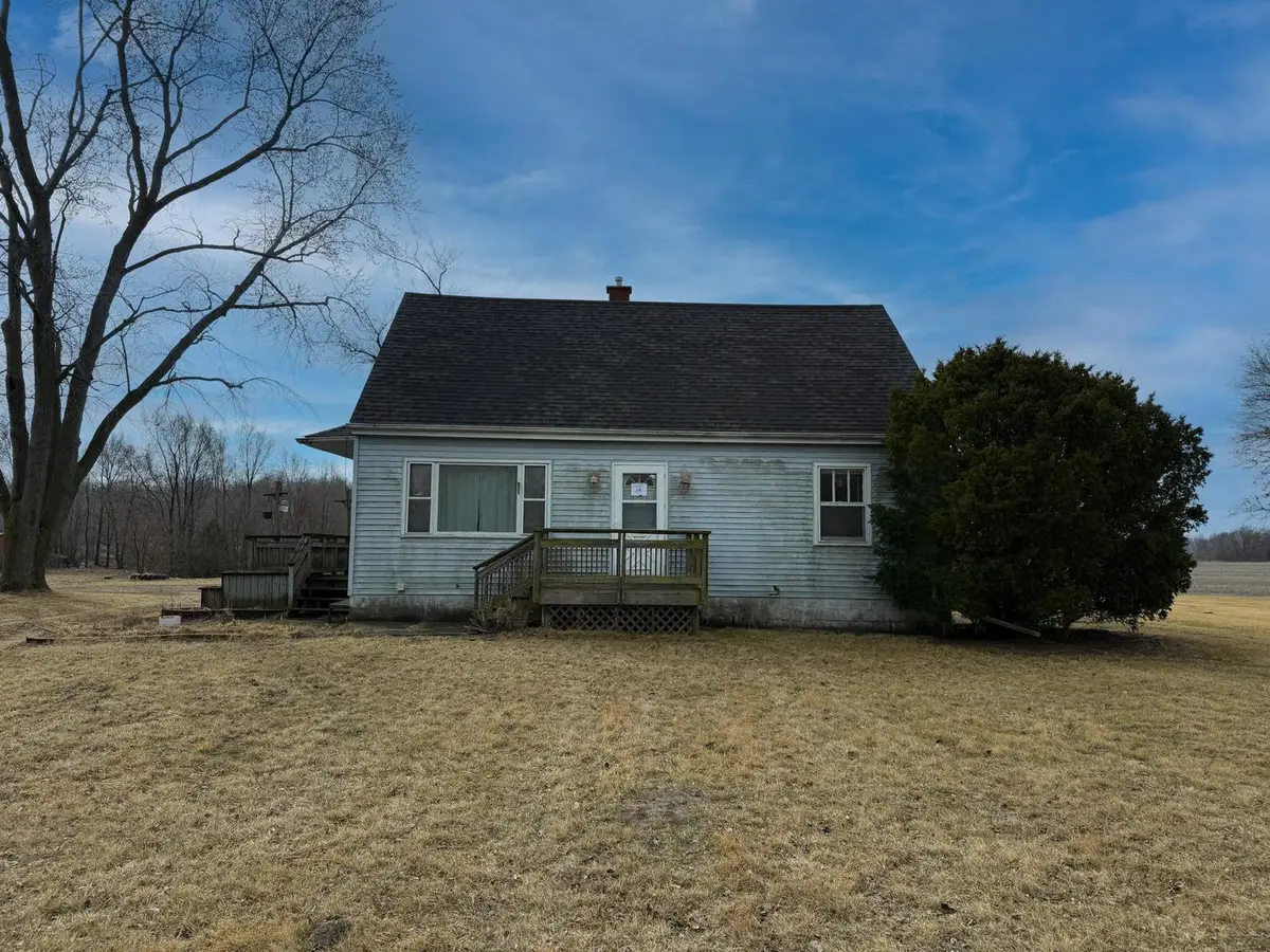5690 W State Route 17, Kankakee, IL 60901 - #1