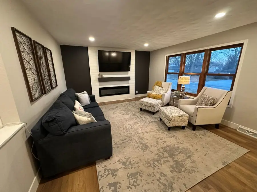 1104 15th Street, Dewitt, IA 52472 - #3