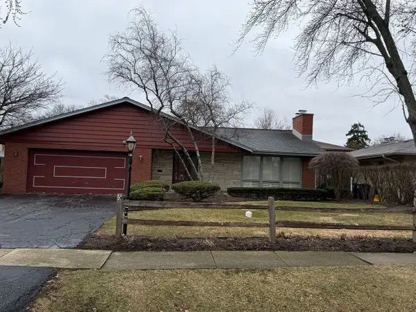 5 Larkspur Lane, Clarendon Hills, IL 60514