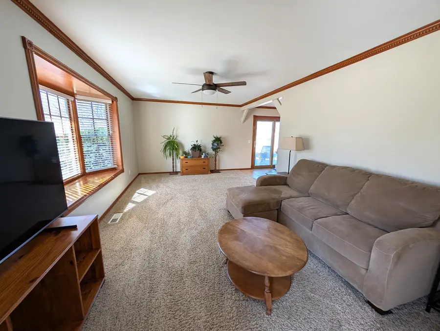 27 Winrock Road, Montgomery, IL 60538 - #3