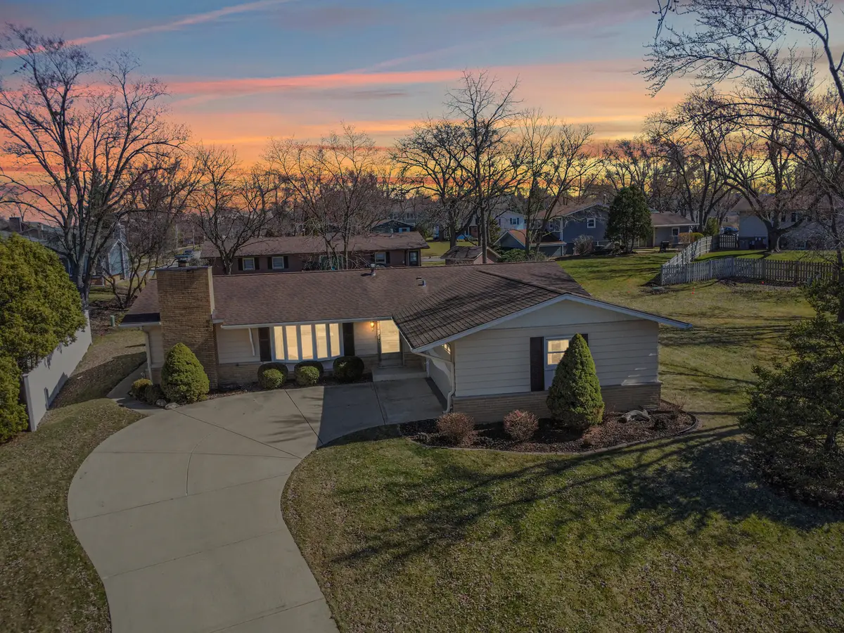 618 Crescent Drive, Downers Grove, IL 60516 - #1