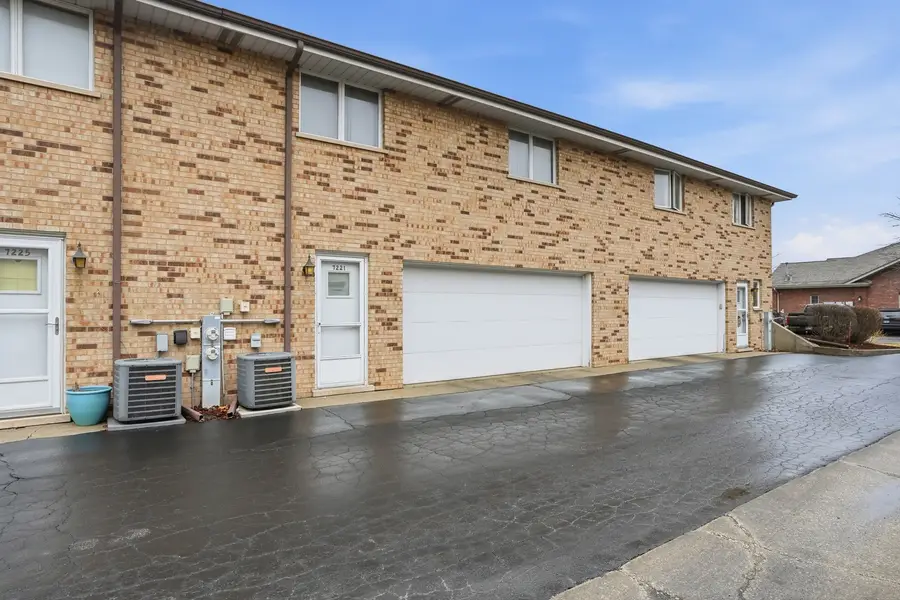 7221 W 154th Street, Orland Park, IL 60462 - #3