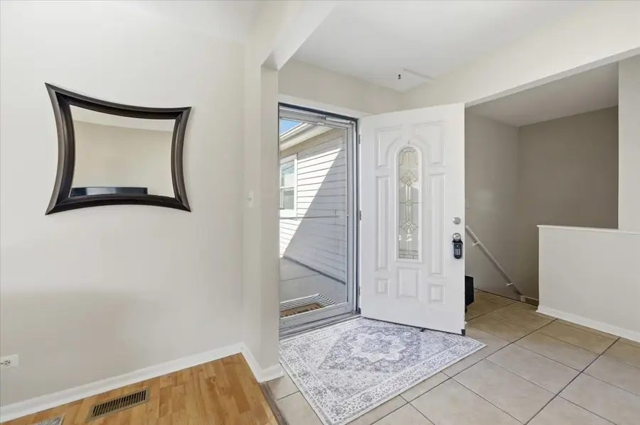 155 Surrey Drive, Carol Stream, IL 60188 - #3