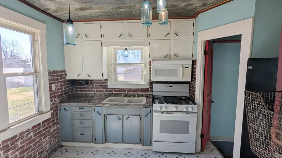 2008 44th Street, Rock Island, IL 61201 - #2