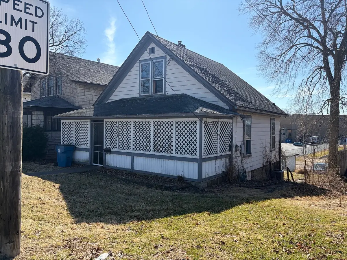 344 W Everett Street, Dixon, IL 61021 - #1