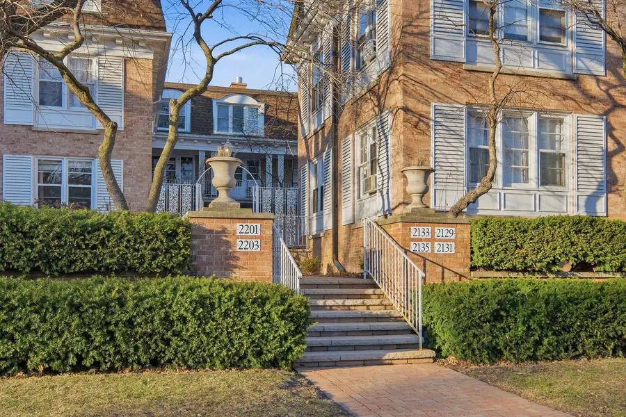 2201 Central Street #3N, Evanston, IL 60201 - #2
