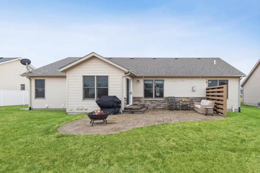 1008 W Scott Street, Eldridge, IA 52748 - #2