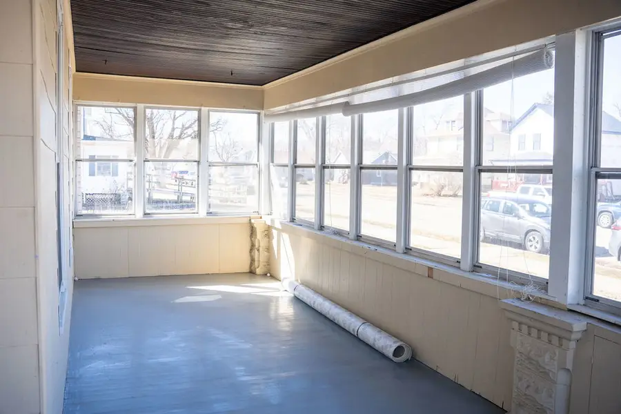 545 3rd Avenue S, Clinton, IA 52732 - #3