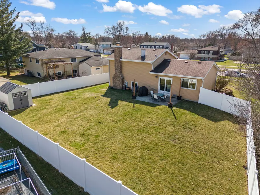 1551 Briarcliffe Boulevard, Wheaton, IL 60189 - #2