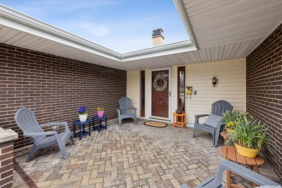 23W302 Cambridge Court, Glen Ellyn, IL 60137 - #2