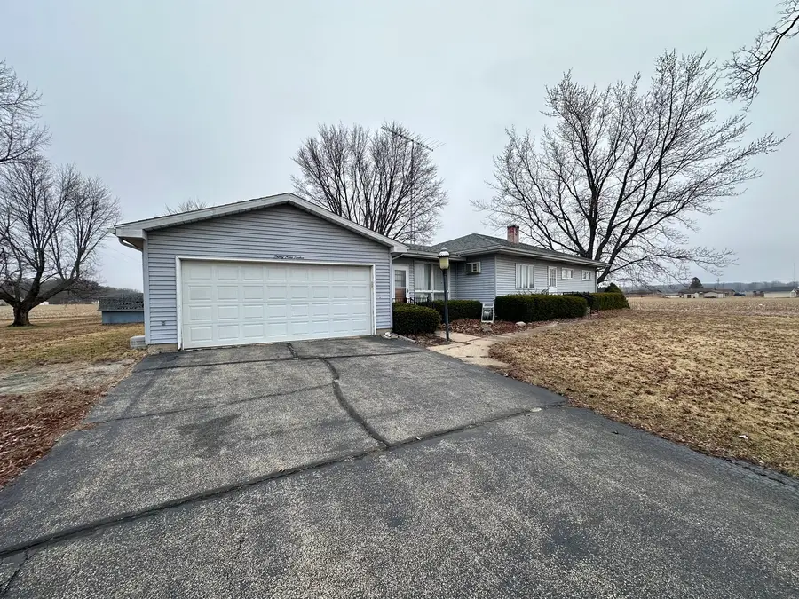 3912 Emerson Road, Sterling, IL 61081 - #2