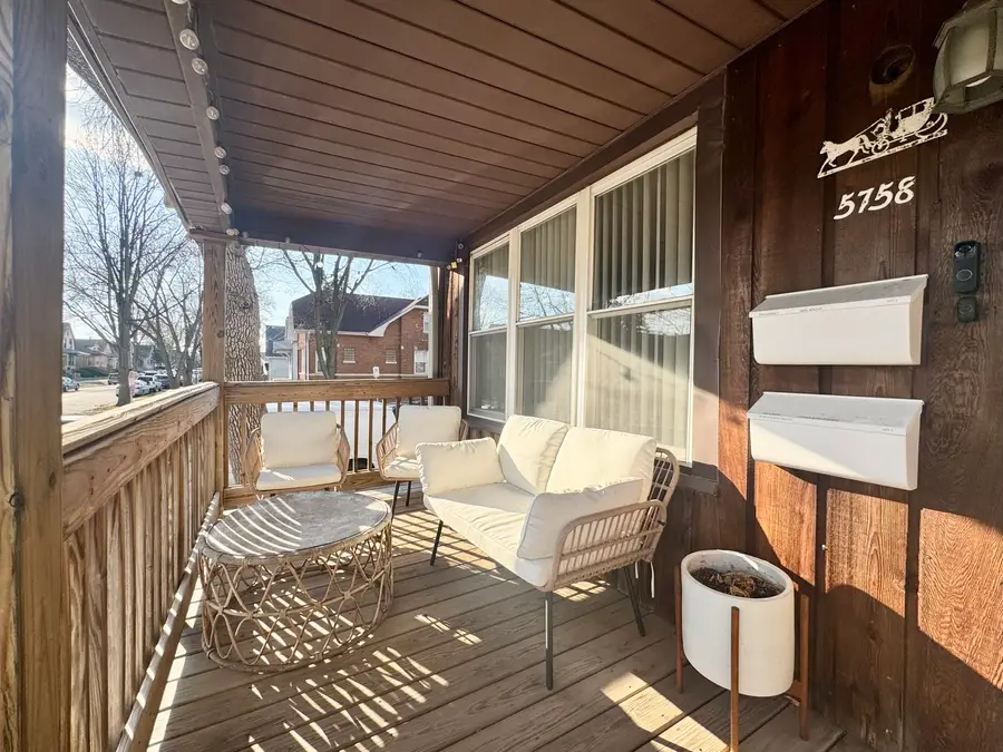 5758 W Warwick Avenue, Chicago, IL 60634 - #3