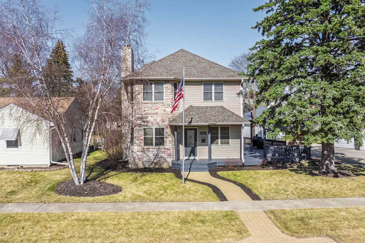 935 E Garden Street, Dekalb, IL 60115 - #1