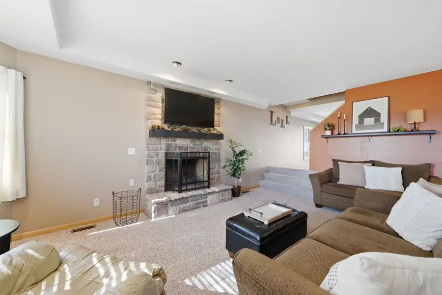 935 E Garden Street, Dekalb, IL 60115 - #3