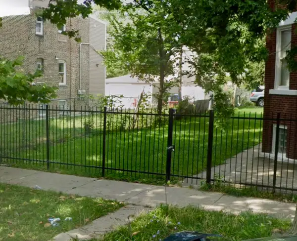 1032 N Springfield Avenue, Chicago, IL 60651