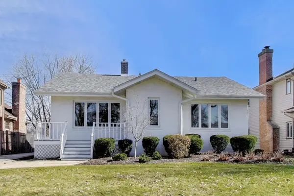 57 Chestnut Avenue, Clarendon Hills, IL 60514