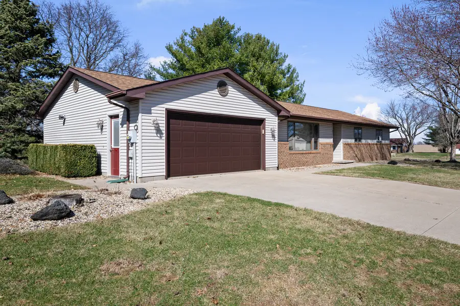 10 Pine Tree Court, Kewanee, IL 61443 - #2