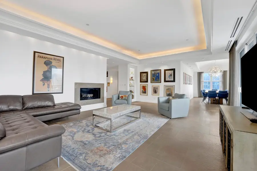 Address Withheld By Seller, Chicago, IL 60610 - #3