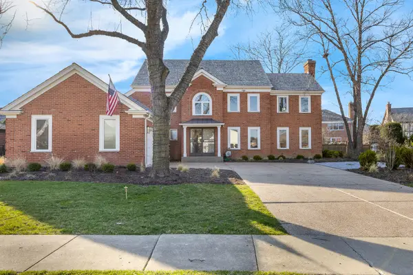 2331 Mohawk Lane, Glenview, IL 60026